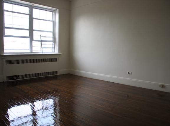 5th image of 89 Crooke Ave APT 4C