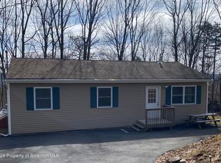 2111 Lakeview Rd, Bushkill, PA 18324