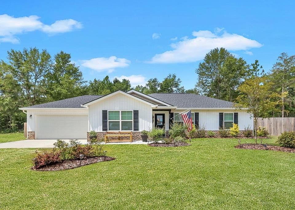 1st image of 475 Linden Dr
