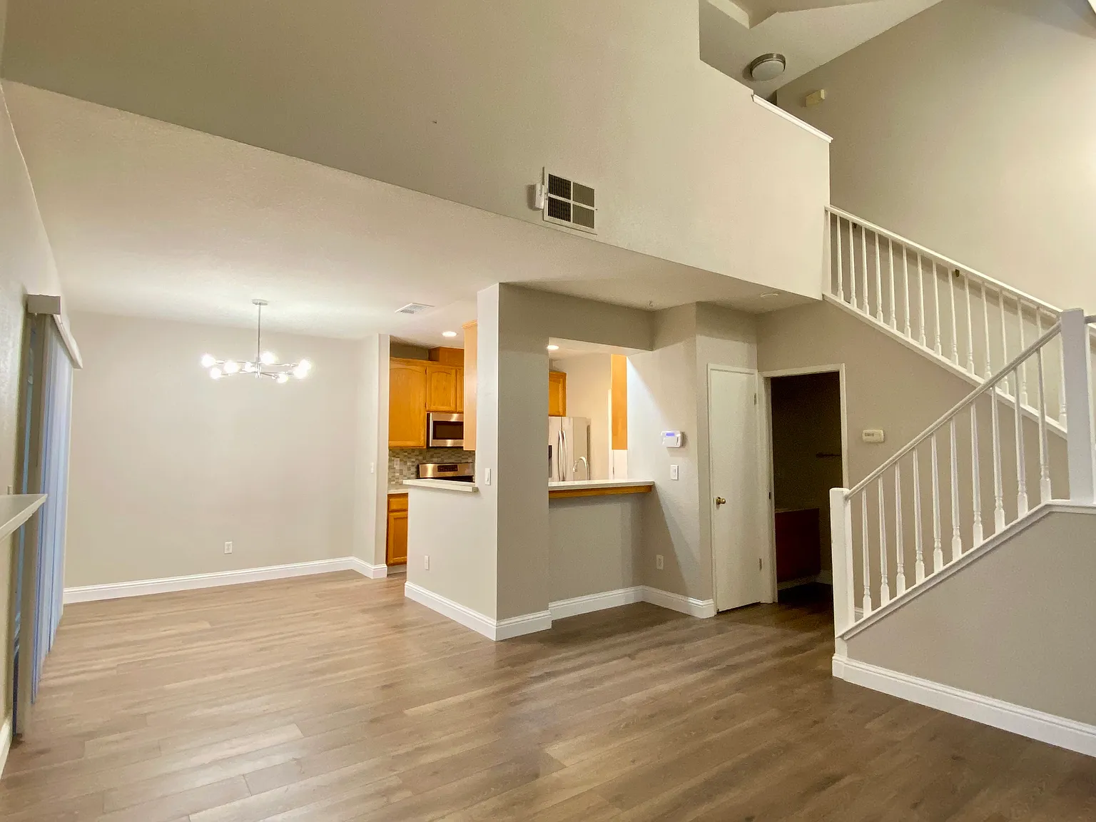 3 bed, 2.5 bath, 1158 sqft, $2,800 — Photo 4