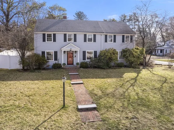 46 Leewood Rd, Wellesley, MA 02482