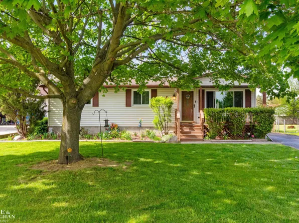 4170 Violet Ave, Saint Clair, MI 48079
