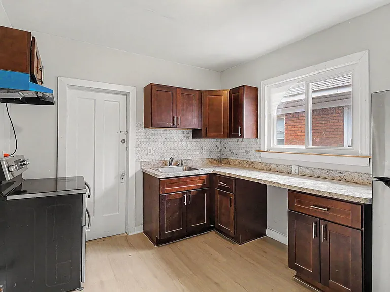 3027 Tuxedo St — Photo 9