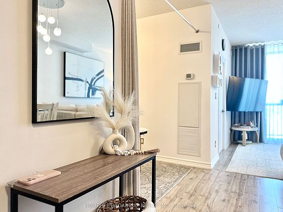 3rd image of 1328 Birchmount Rd #1604