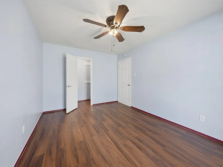 7015 Pella Dr — Photo 22
