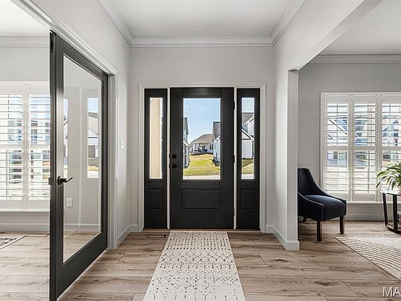5th image of 1100 Tower Park Dr