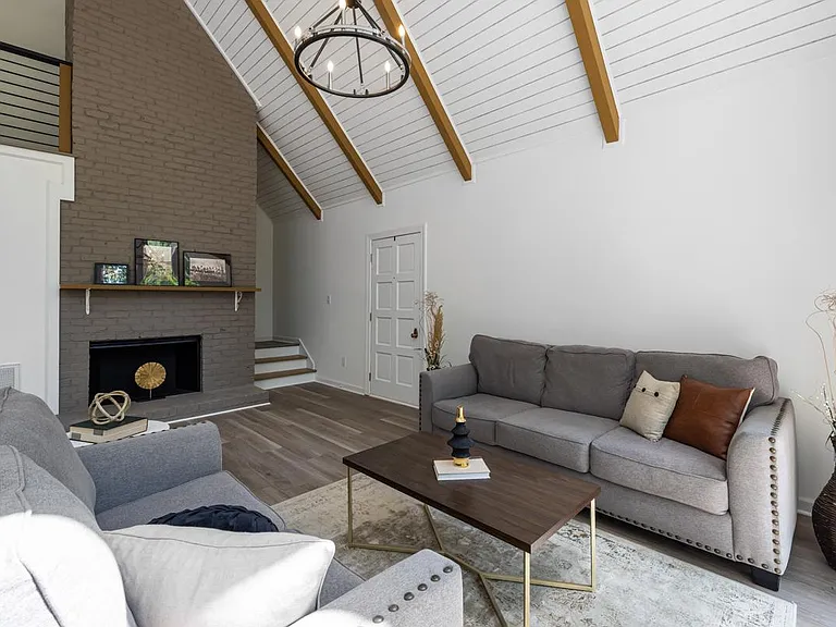 912 Langford Pl — Photo 7