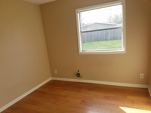 2nd image of 416 Cranberry Dr