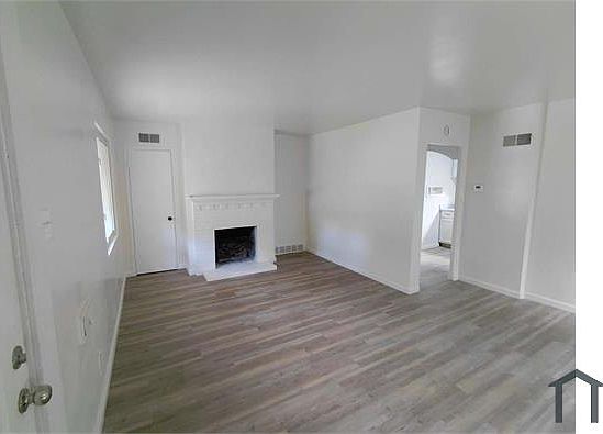 3rd image of 1939 Hildred Ave