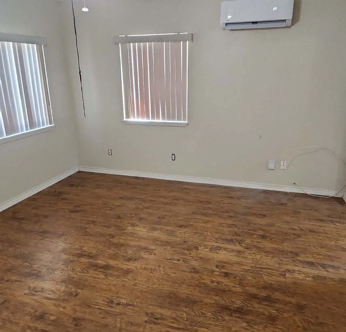 Houston 7 - 9423 — Photo 3