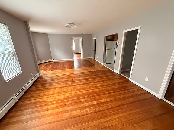 3rd image of 488 Ridge St #2