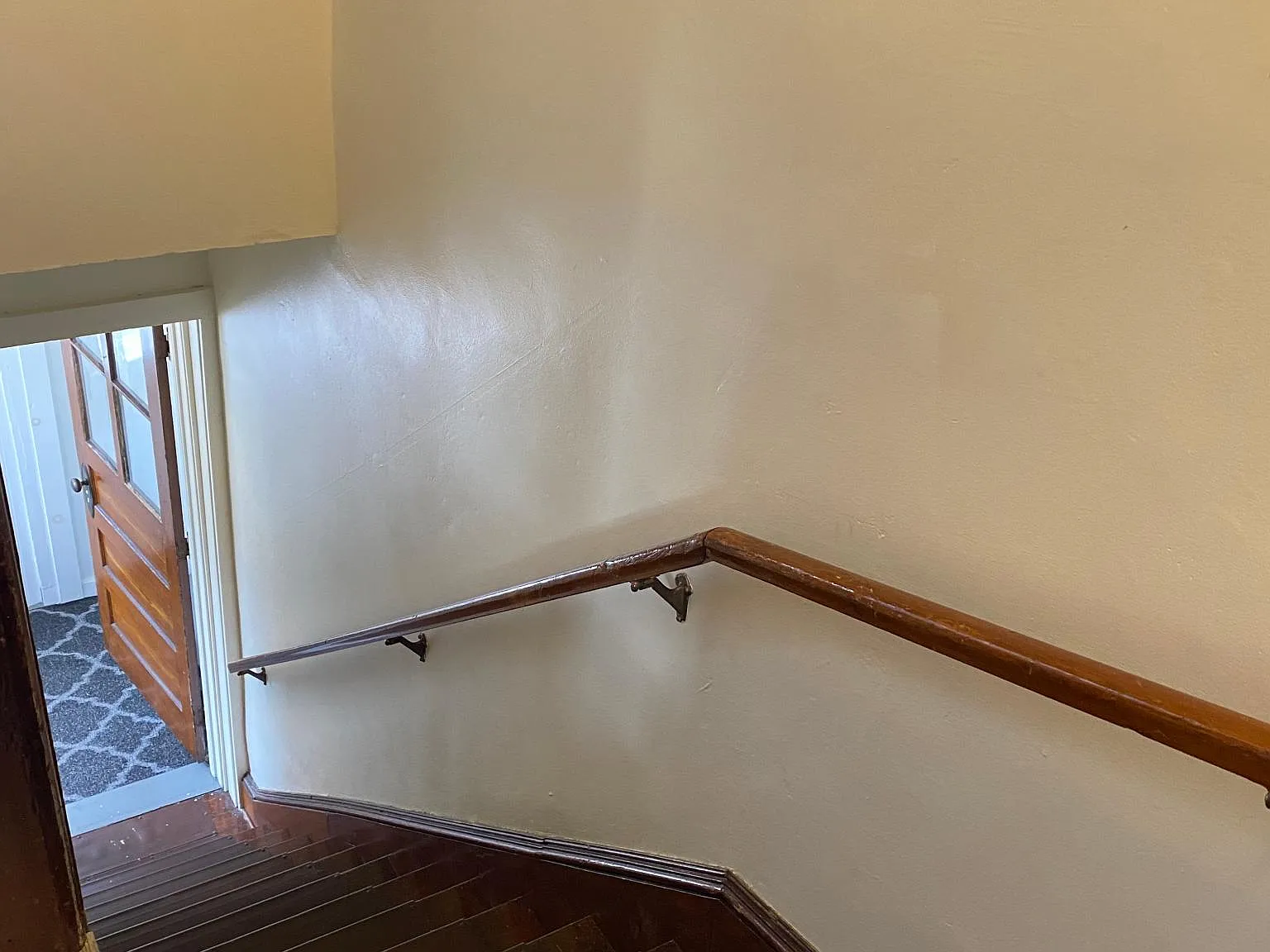 162 Red Mountain Ave — Photo 2