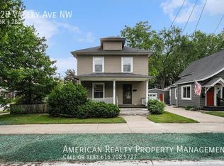 228 Valley Ave NW, Grand Rapids, MI 49504