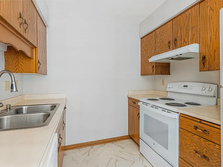 16 W Klubertanz Dr — Photo 16