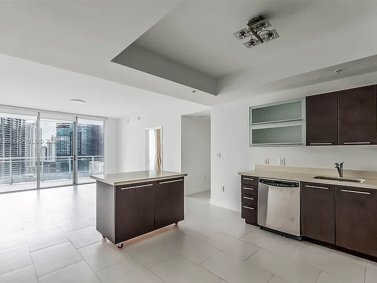 90 SW 3rd St #3211 — Photo 4