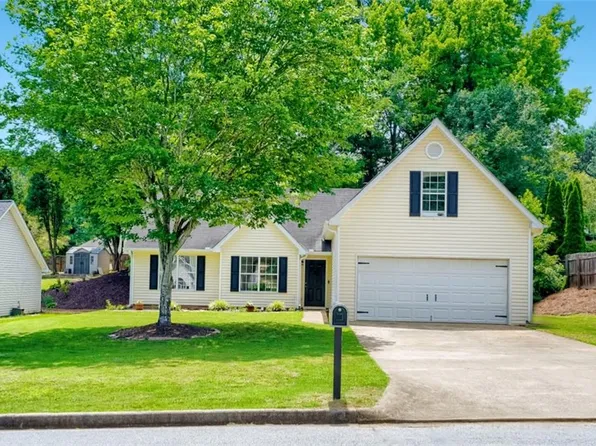 633 Effie Dr, Lawrenceville, GA 30045