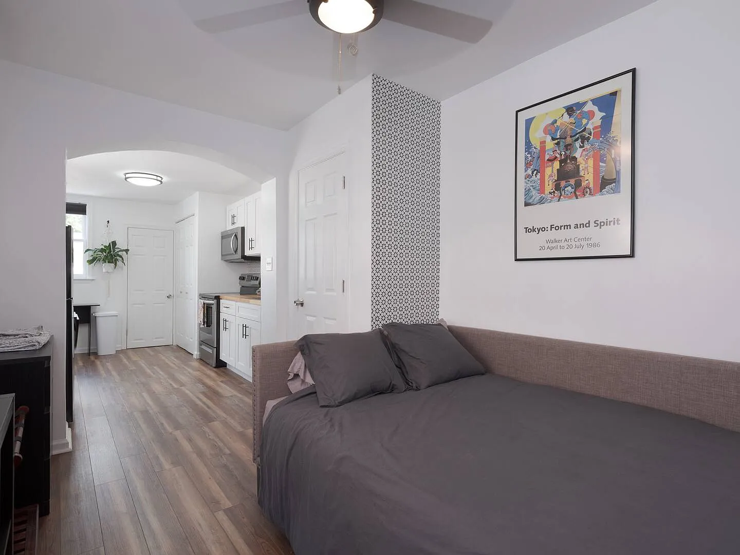 313 S Exeter St — Photo 3