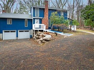 20 Holly Hill Ct, East Greenwich, RI 02818