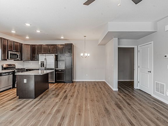 4th image of 12882 Jasmine St #D