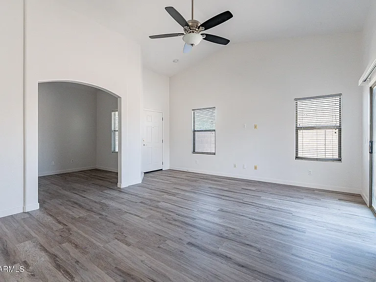 24866 W Huntington Dr — Photo 8