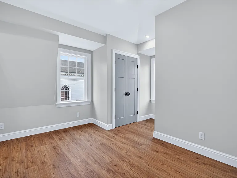 "Wiltshire" Apt 10 @ 3 Park St - 2 BR and 2 1/2 Duplex