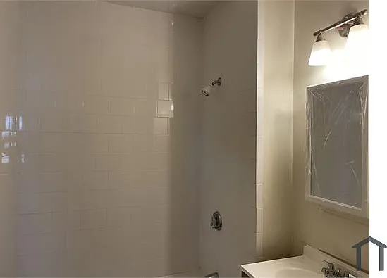 3 bed, 1200 sqft, $3,200 — Photo 4