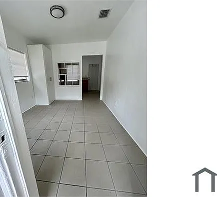 2152 SW 14th Ter #1 — Photo 5