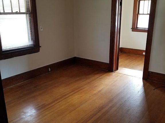 4th image of 1018 Grayson Ave NW