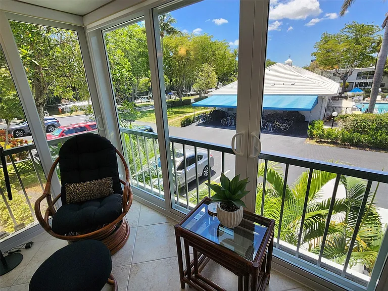 6437 Bay Club Dr #4 — Photo 8