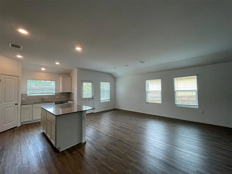 10717 Steinbeck Dr — Photo 6