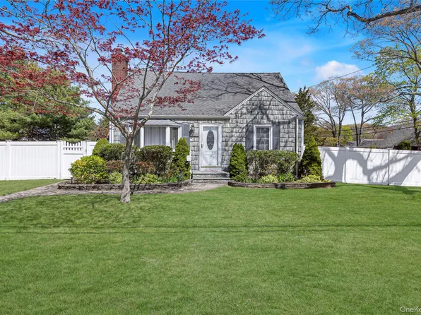 113 Roosevelt Avenue, Islip, NY 11751