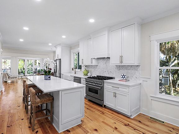 2nd image of 15 Sandwedge Ln