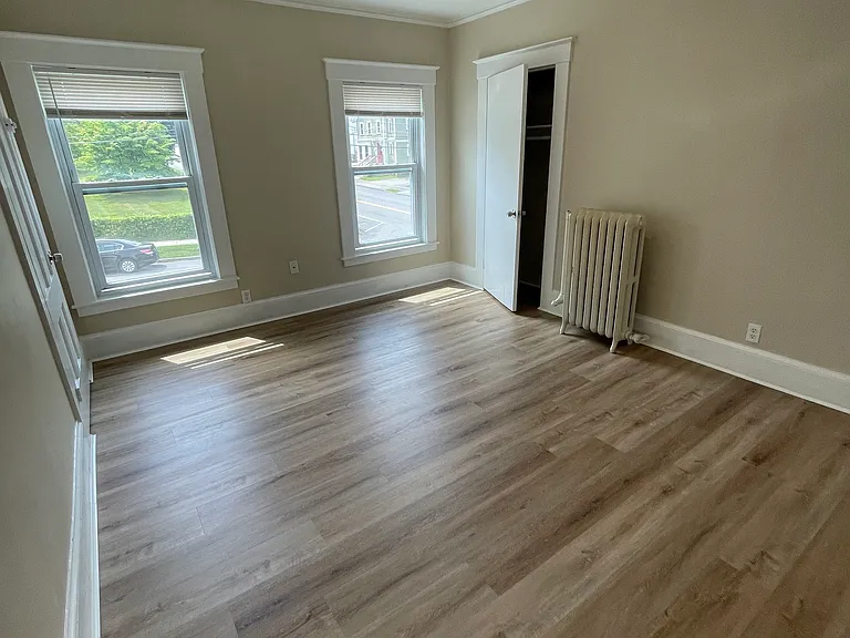 218 Washington St — Photo 4