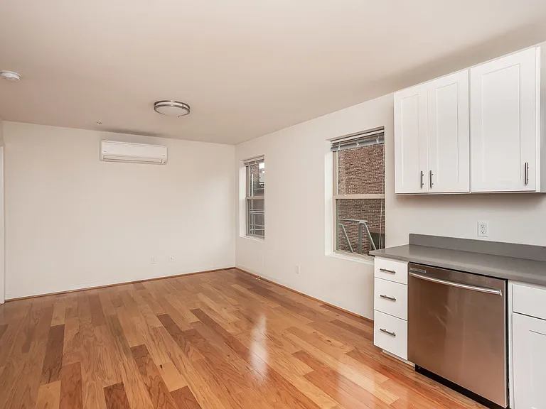 For Rent: Downtown Elegance at 605 Park Ave Your Urban Haven Awaits! — Photo 15