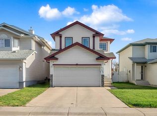 117 NW Douglas Ridge Cir SE, Calgary, AB T2Z3C2