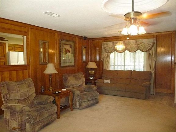2nd image of 800 Suellen Cir