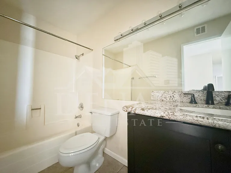 540 N May St #1135 — Photo 15