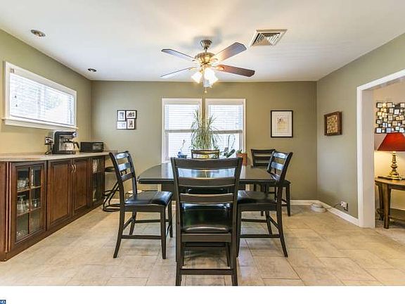 5th image of 127 N Llanwellyn Ave