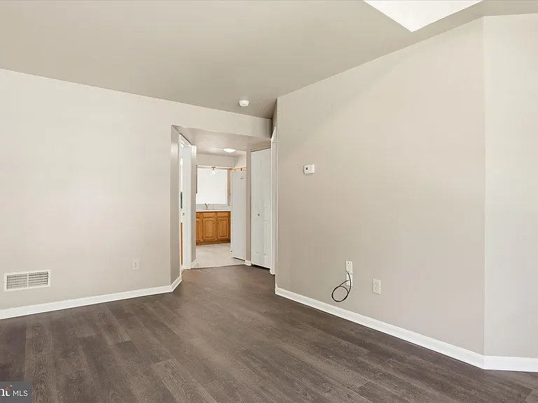 1008 Orchard Dr — Photo 5