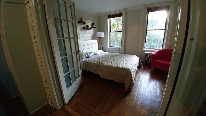 Rented by Downtown Mgt & Realty LLC | media 10