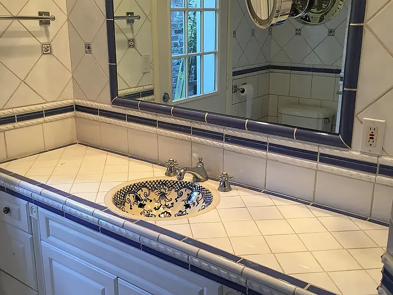 807 Westbourne Dr — Photo 12