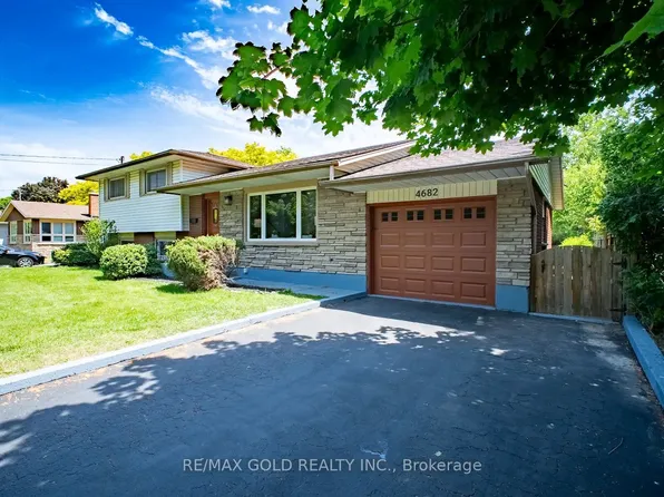 4682 Pinedale Dr, Niagara Falls, ON L2E 6M8