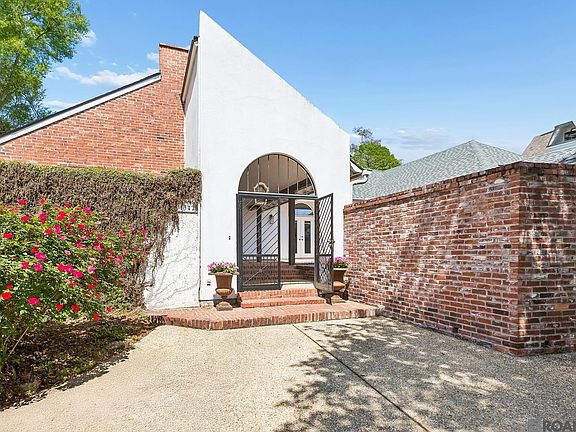 3rd image of 1342 Applewood Rd