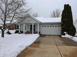 906 Carriage Hill Dr, Saint Peters, MO 63304