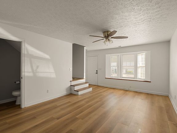 4th image of 109 Harris Ln APT 6