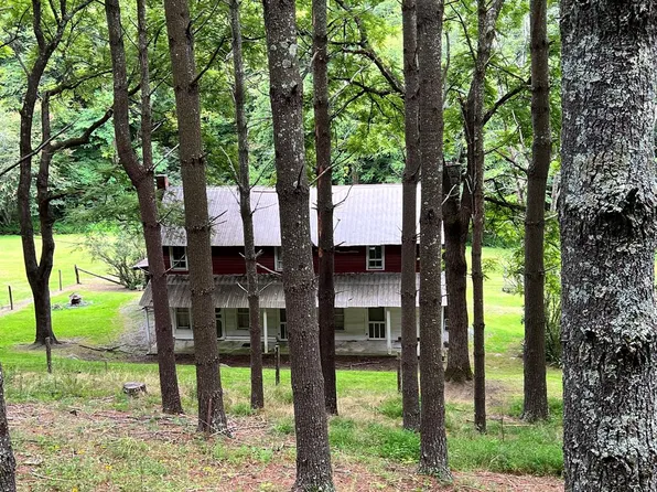 1531 Roberts Cove Rd, Troutdale, VA 24378