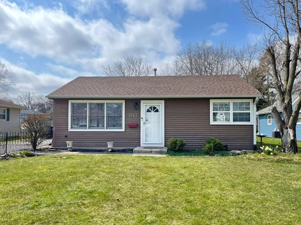 2305 Flicker Ln, Rolling Meadows, IL 60008