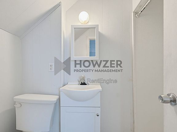 3rd image of 109 Green St Unit 9