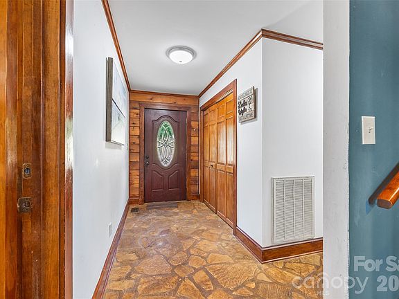 5th image of 3805 Marwick Rd