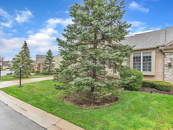 4th image of 16350 Forest Lake Dr #141